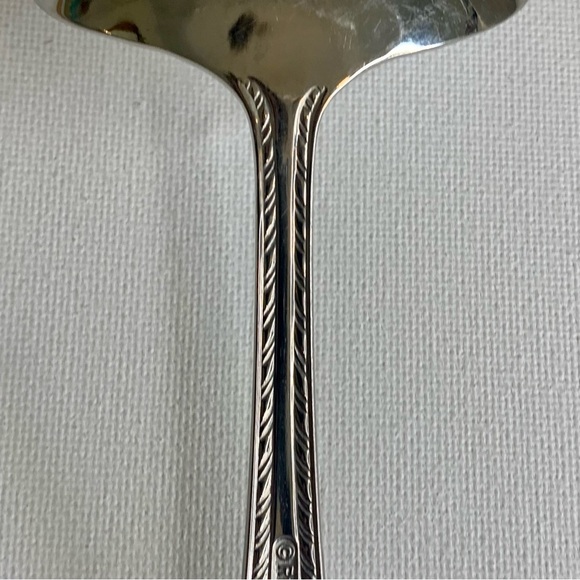 Reed & Barton TRADITION TANGLEWOOD Stainless 18/10 Gravy Ladle Glossy 6.75" - Picture 9 of 16